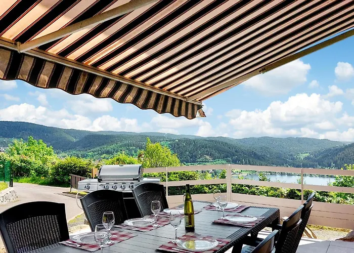 Holiday home Lovely In With Kitchen