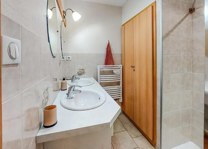 Lovely In With Kitchen